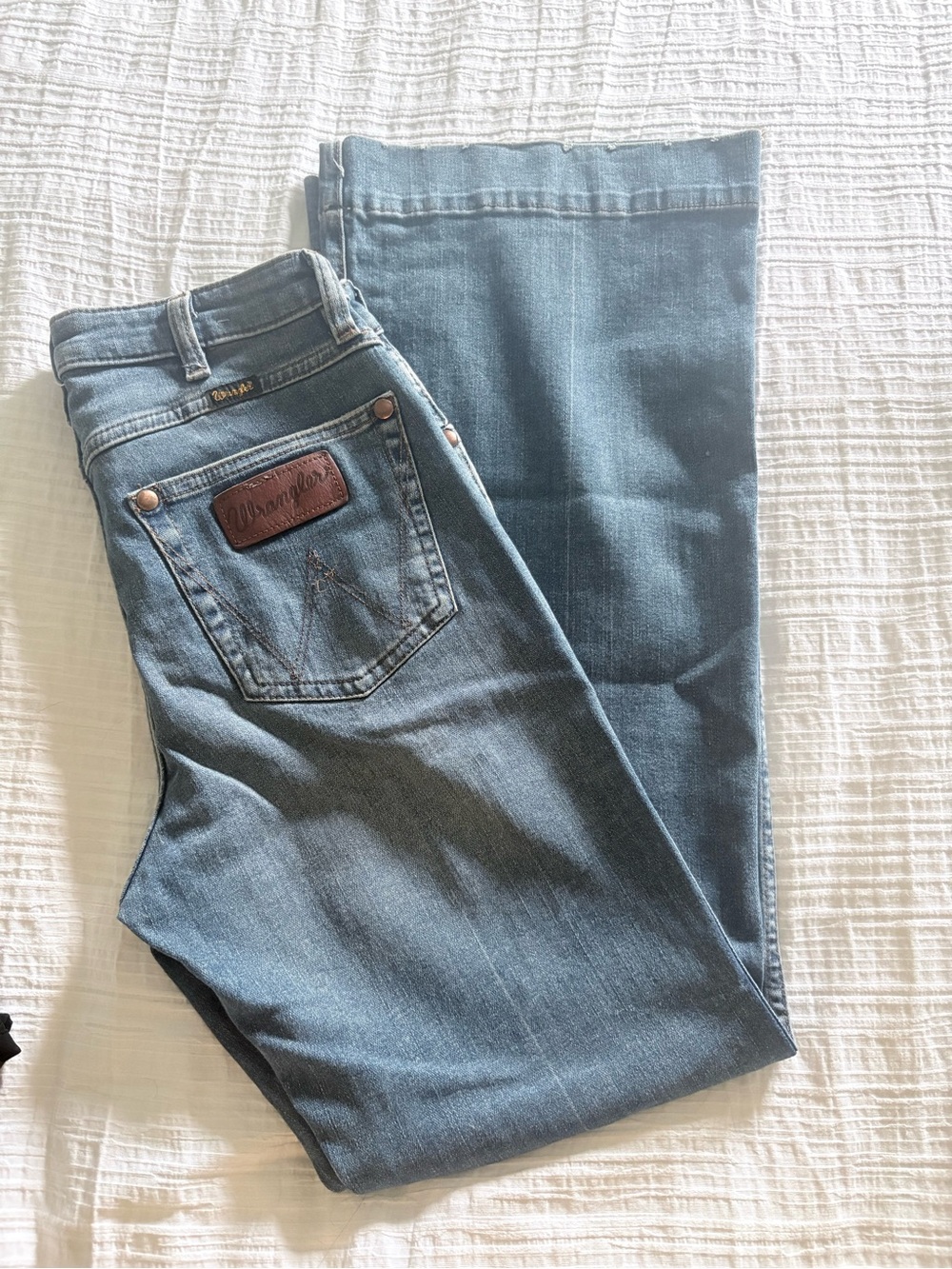 Wrangler Women's Medium Blue Flare Jeans